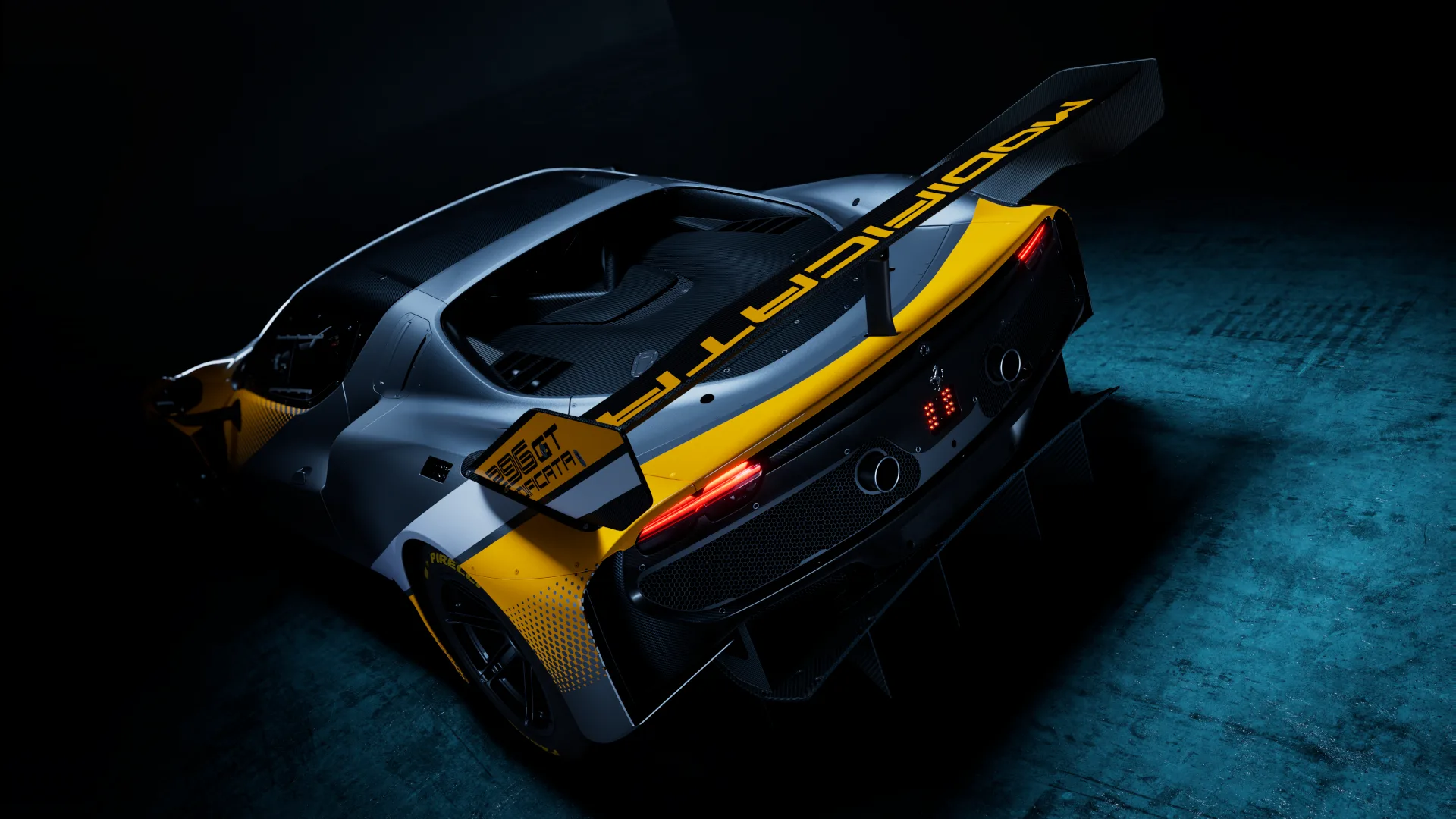 F296GTM details v06 005 16 9 61994701 b821 4a78 a416 df33a7ffe4c7